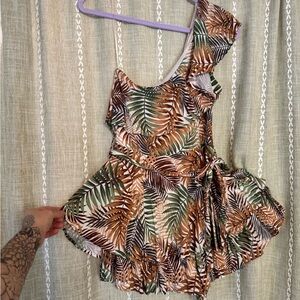 Tropical Leaf Print One-Shoulder Romper